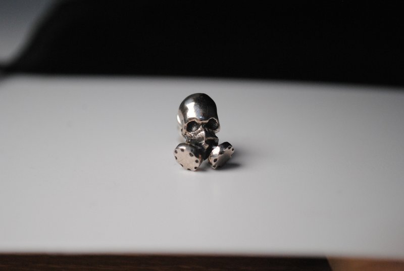 元堡制银/手作银饰/脊骨系列/耳钉/ 散播者骷髅耳钉 - 耳环/耳夹 - 纯银 银色