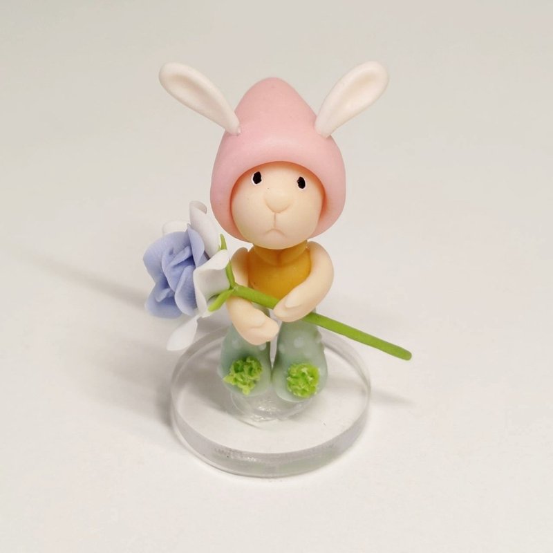 黏土手作 ATO56 粉帽兔兔与蓝玫瑰 - 摆饰 - 其他材质 