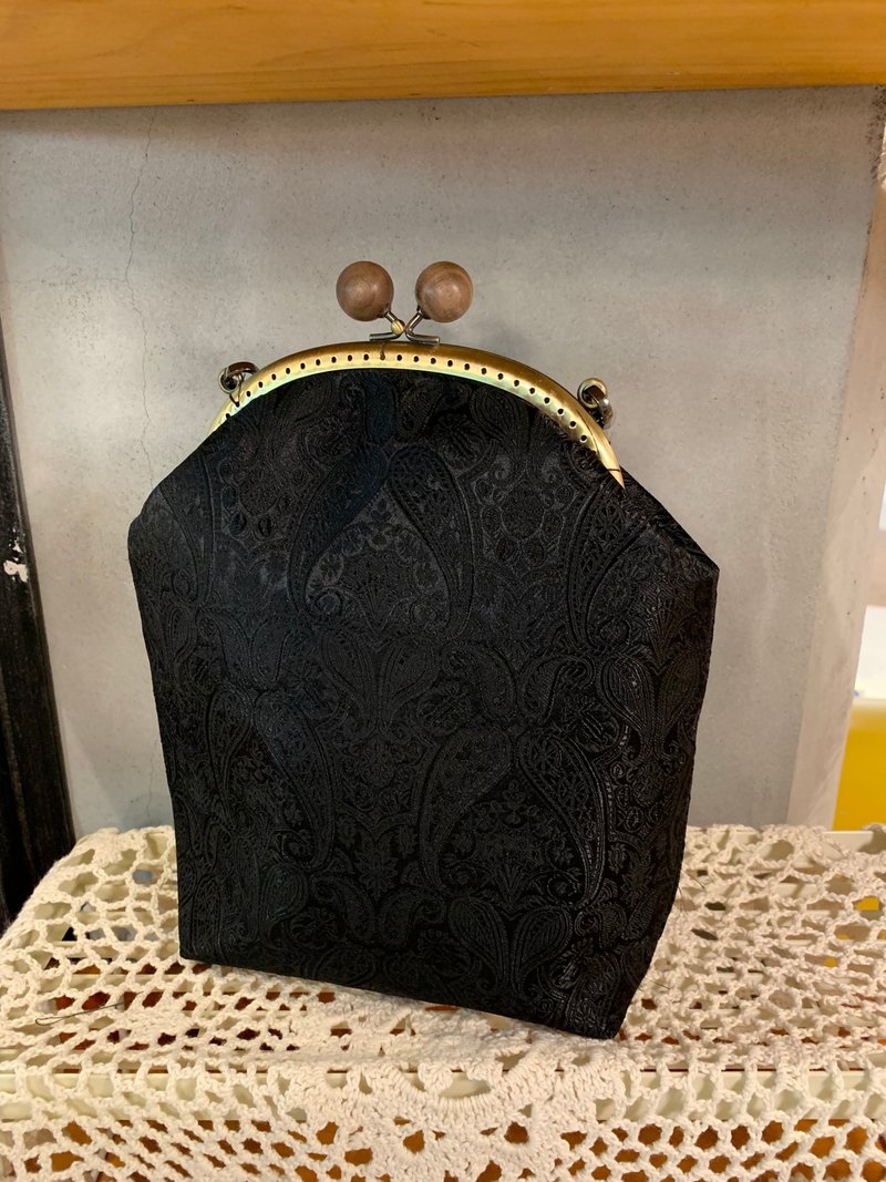 预留品 MBC 人手制 黑色腰果花织锦 16cm 框 - 侧背包/斜挎包 - 棉．麻 黑色