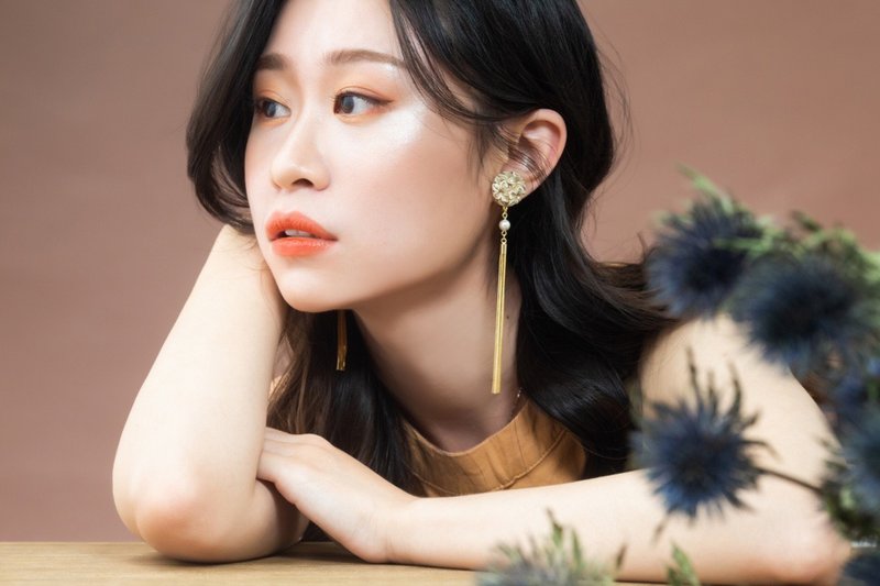 -浮花- - 耳环/耳夹 - 其他金属 白色