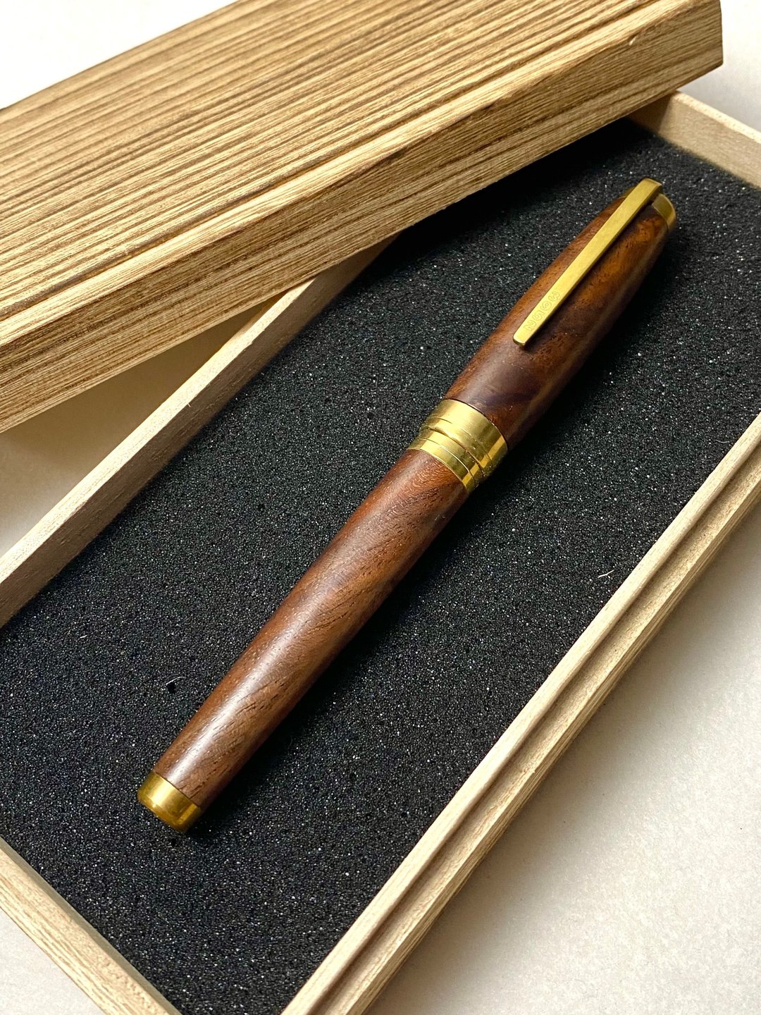 3952 老山羊-X888 胡桃木树瘤 原木款 原铜 双色书法钢尖钢笔 - 钢笔 - 其他材质 