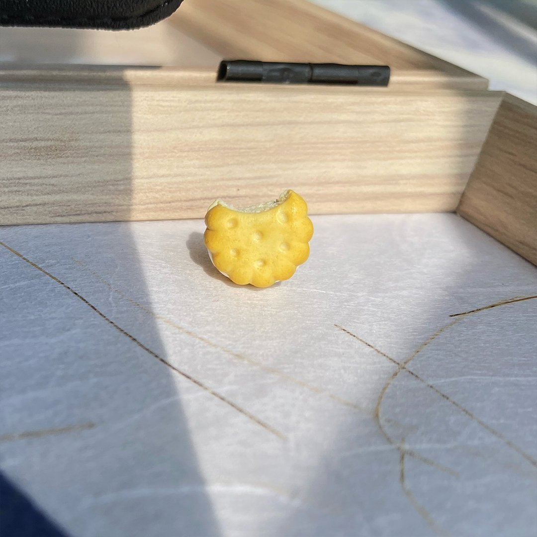 圆夹心饼乾咬一口耳环 耳针 耳夹 | 礼物 毕业礼物 - 耳环/耳夹 - 陶 金色