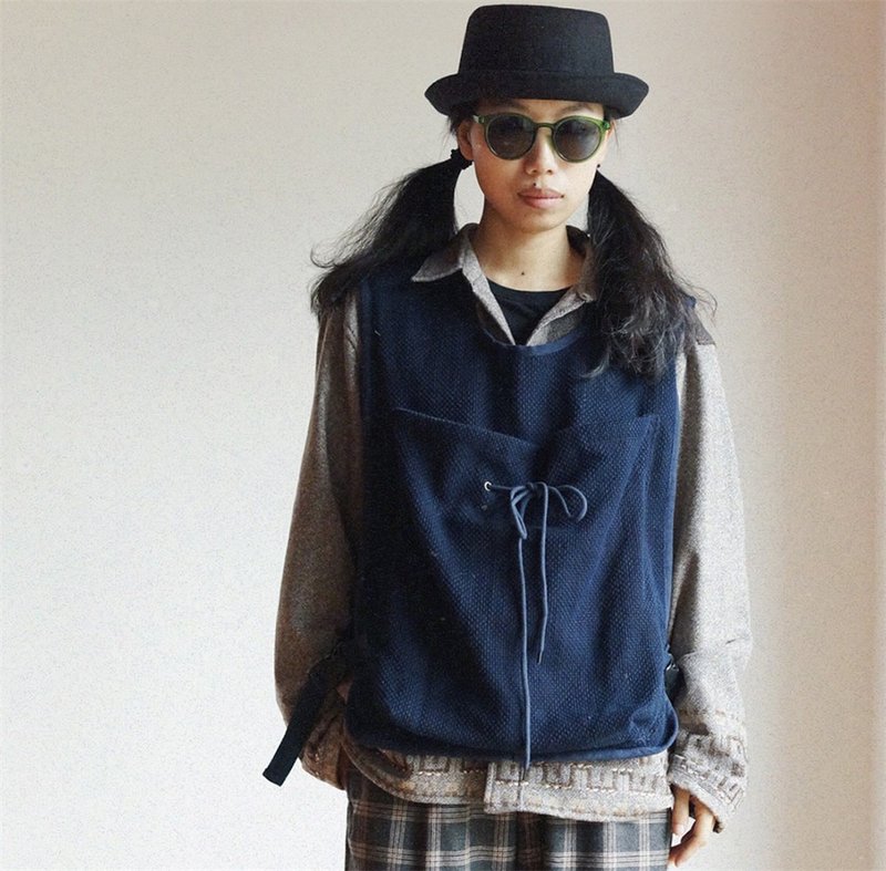 植物藍靛染indigo 劍道服面料 超大兜 雙面中性套頭馬甲 - 女装休闲/机能外套 - 棉．麻 蓝色