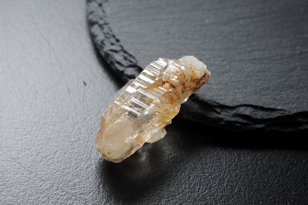 透亮金发晶 矿石/水晶/灵修/开运/招财/破煞/防小人(收藏级) - 摆饰 - 水晶 