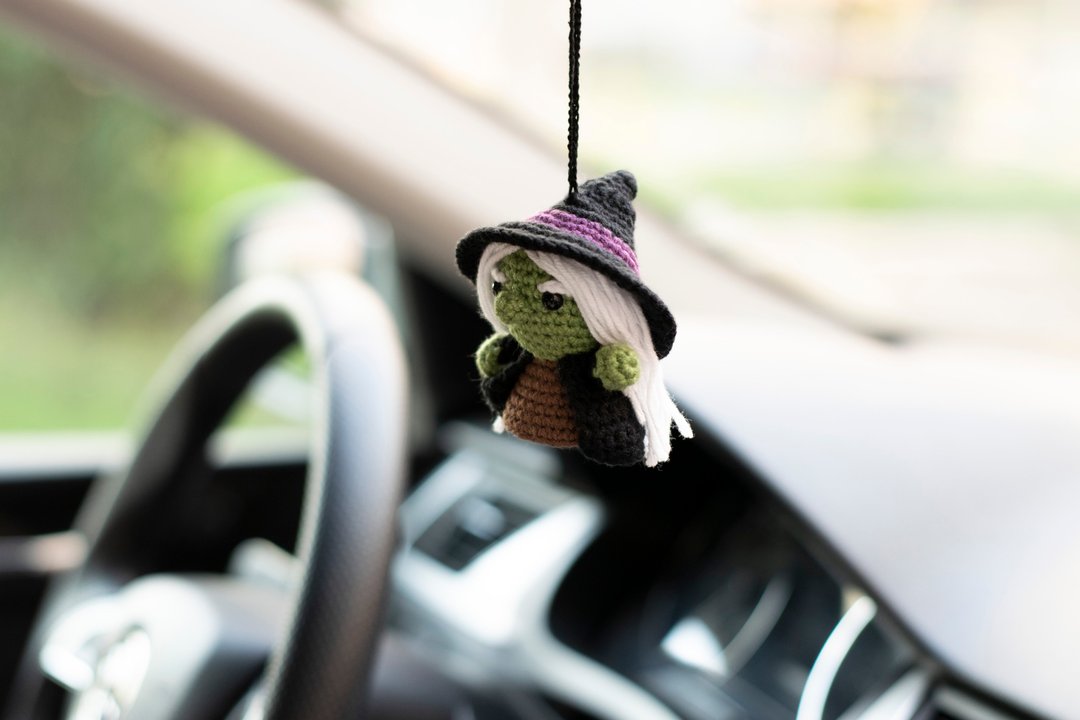 Witch car accessory, rear view mirror charm, Halloween pendant, 平安車掛, 针织玩具 汽車用品 - 吊饰 - 棉 黑色