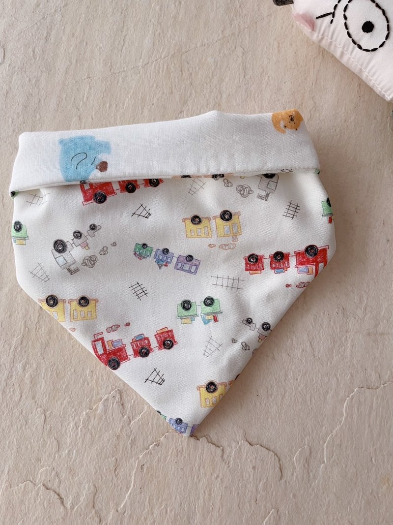 粉腊笔小火车。纯棉三角造型围兜/可双面用 - 围嘴/口水巾 - 棉．麻 多色