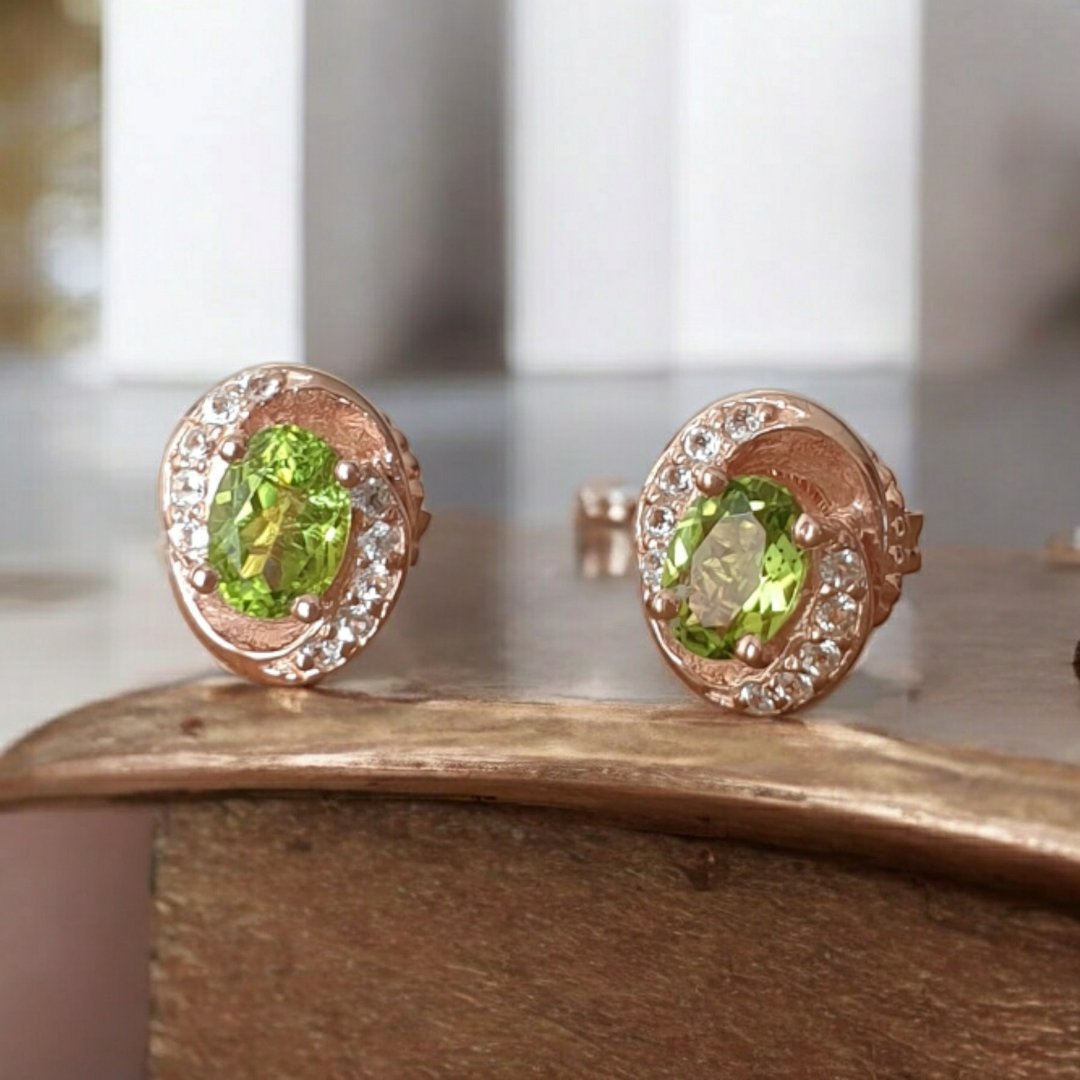 Peridot 绿水晶耳环，点缀白水晶，925 纯银镀玫瑰金 - 耳环/耳夹 - 宝石 绿色