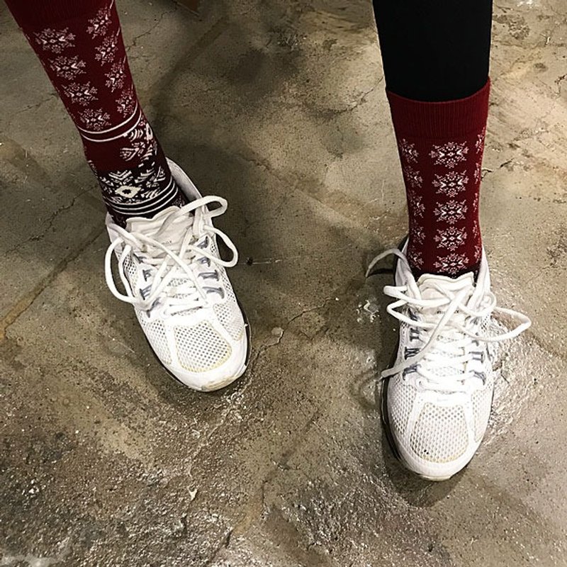 socks_snow christmas / irregular / green / gift  / couple / pair / unisex / red - 袜子 - 棉．麻 红色