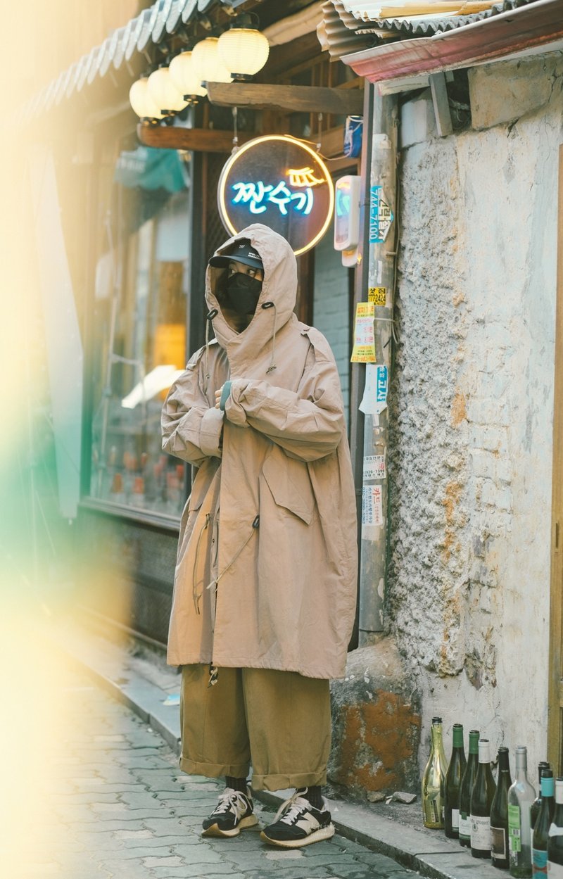 奶茶时间长版薄宽松连帽风衣 - 女装休闲/机能外套 - 棉．麻 卡其色