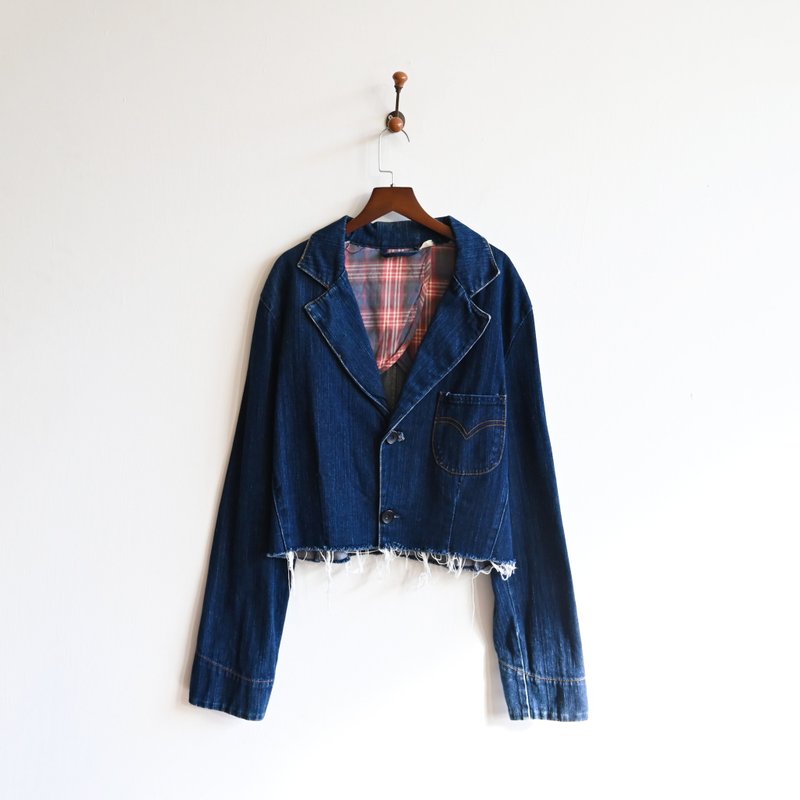 【蛋植物古着】破坏下缘古着牛仔外套 - 女装休闲/机能外套 - 棉．麻 蓝色