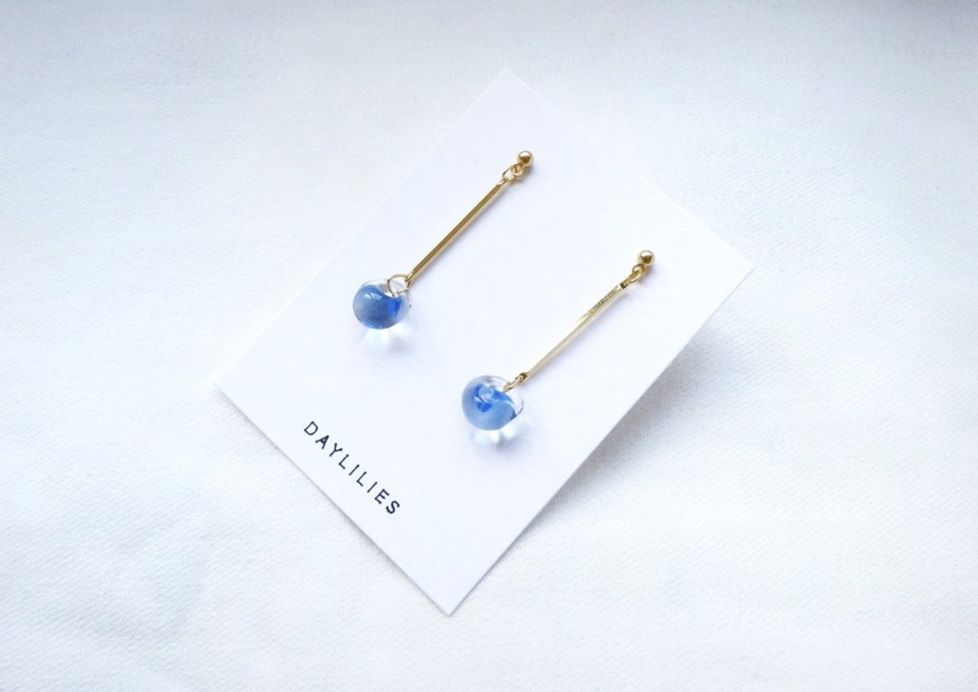 Teardrop beads earrings - True blue - 耳环/耳夹 - 玻璃 蓝色
