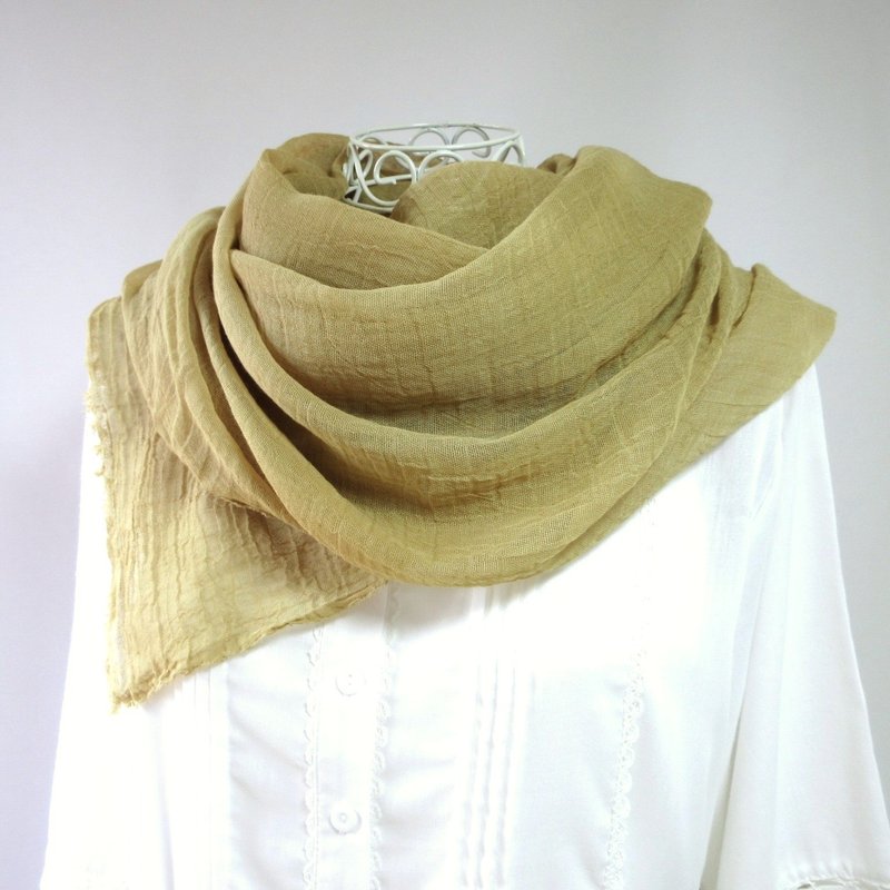 植物染色、惠比草豆荚染色、有机棉纱布、知多棉、长披肩、落叶路 - 围巾/披肩 - 棉．麻 咖啡色