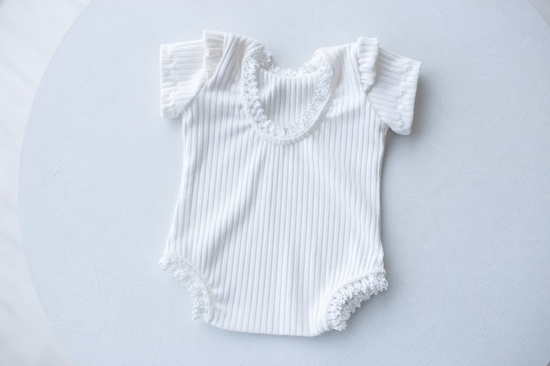 新生儿女孩白色连身衣：小女孩的完美服装 - 婴儿饰品 - 其他金属 白色