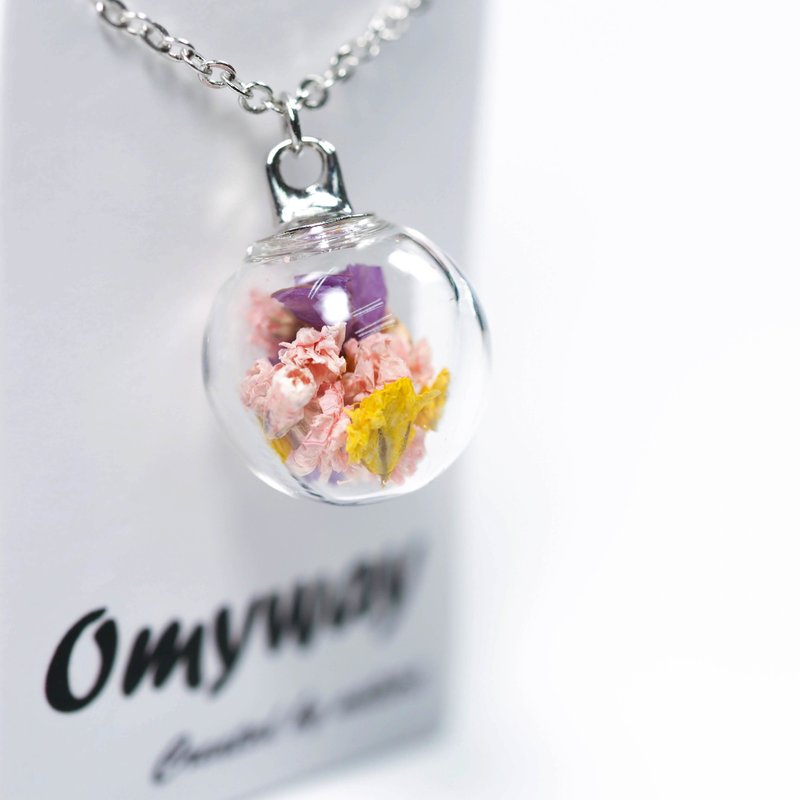 爱家作-OMYWAY 满天星紫色勿忘我干花永生花玻璃球饰物颈链1.4cm - 颈链 - 玻璃 白色