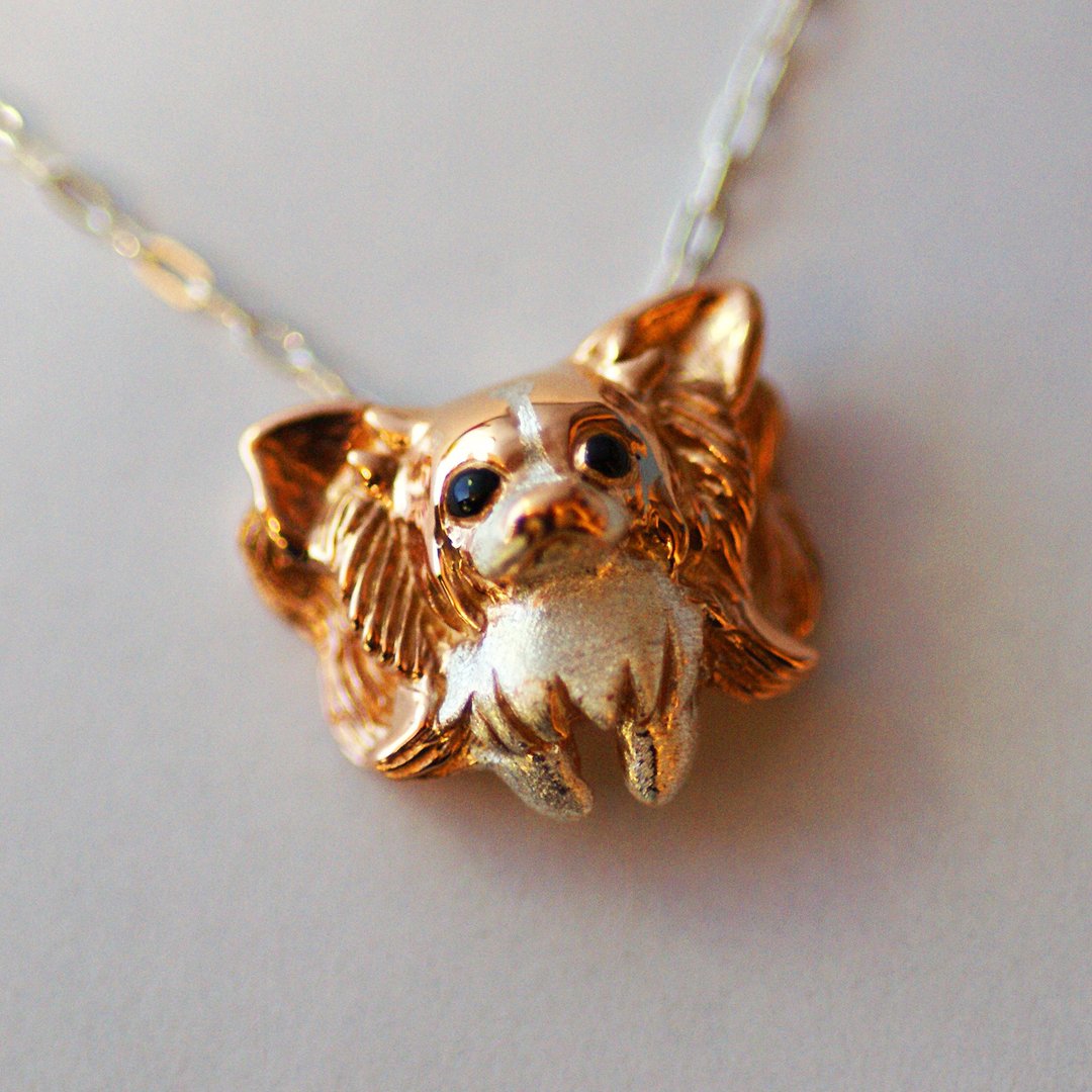 Papillon Resting Pendant [Free Shipping] This is a necklace of a Papillon dog relaxing in your arms with its front paws hanging loosely. - 项链 - 其他金属 金色