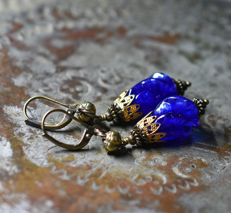 皇家蓝欧洲复古饰珠耳环 - 耳环/耳夹 - 玻璃 蓝色