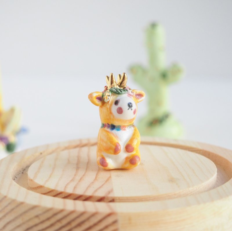 伪装成鹿的熊猫陶瓷摆饰 - 摆饰 - 瓷 橘色