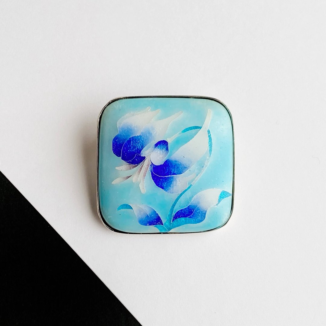 Katakuri [Sky Blue] Cloisonne brooch, pure silver-clad wired cloisonne - 胸针 - 其他材质 蓝色