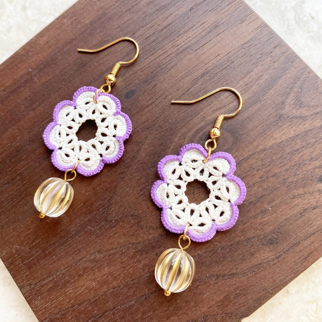 田园紫边花花耳环  Tatting earrings 耳针 耳鈎 耳环 梭织 礼物 - 耳环/耳夹 - 棉 紫色