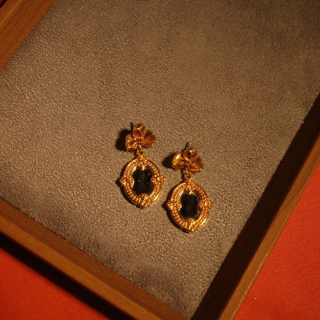 AVON Magic Mirror earring - 耳环/耳夹 - 其他金属 金色