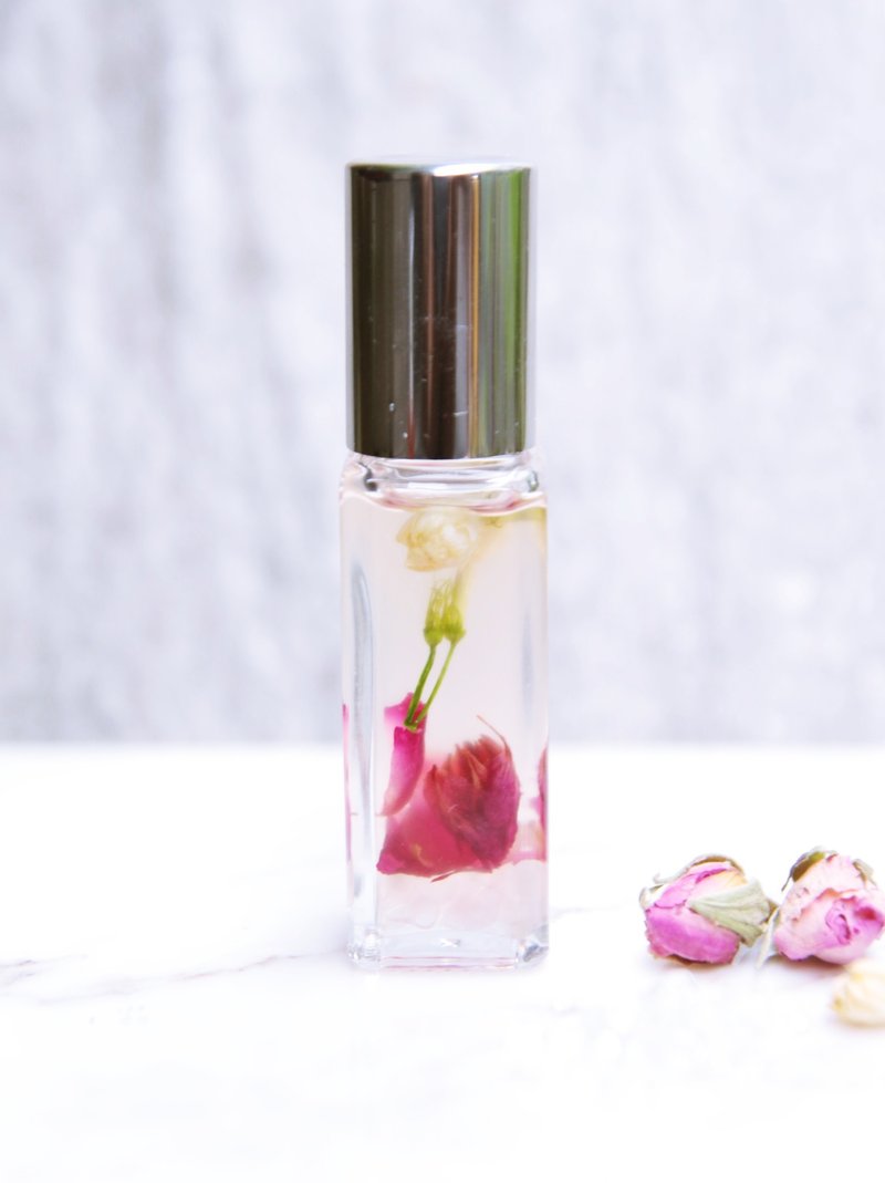 VEDA【蔷薇女神】 恋爱 桃花 人缘 魔法 香氛 按摩滚珠精油 玫瑰 薰衣草 茉莉 粉晶 甜杏仁油 10g - 香薰/精油/线香 - 植物．花 粉红色