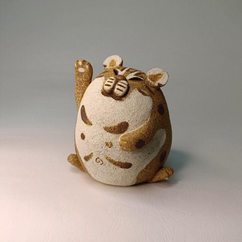 扭转钱猫(立)/陶艺品/原创 - 摆饰 - 陶 