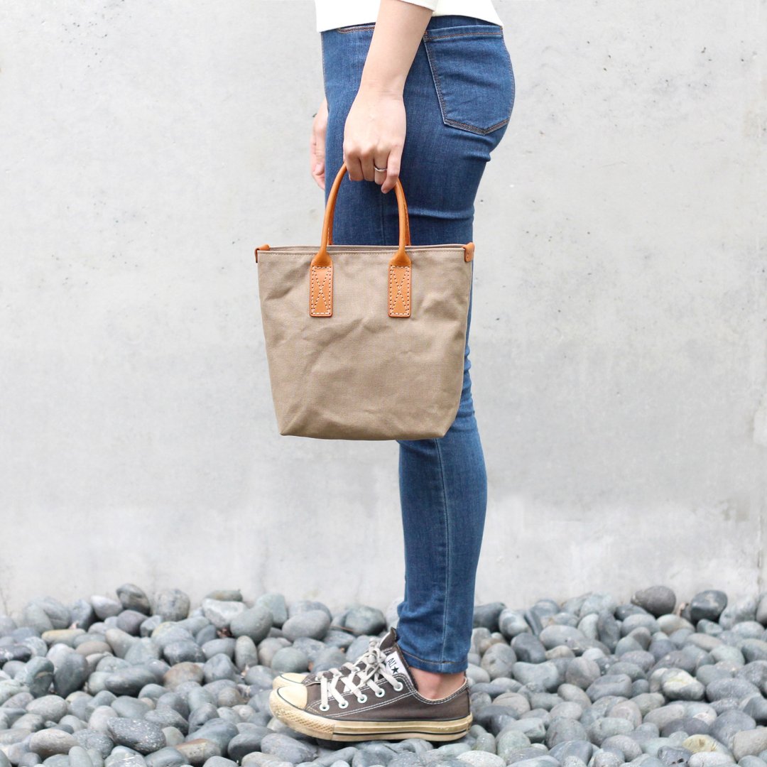 随身小包 tote / 手提包 / 日本帆布 - 卡其色 - 手拿包 - 棉 卡其色