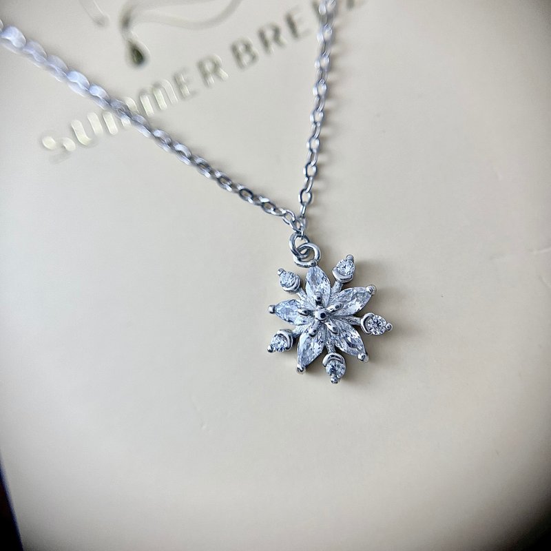 暖心秋冬系列- 雪花 - 项链 - 银 白色