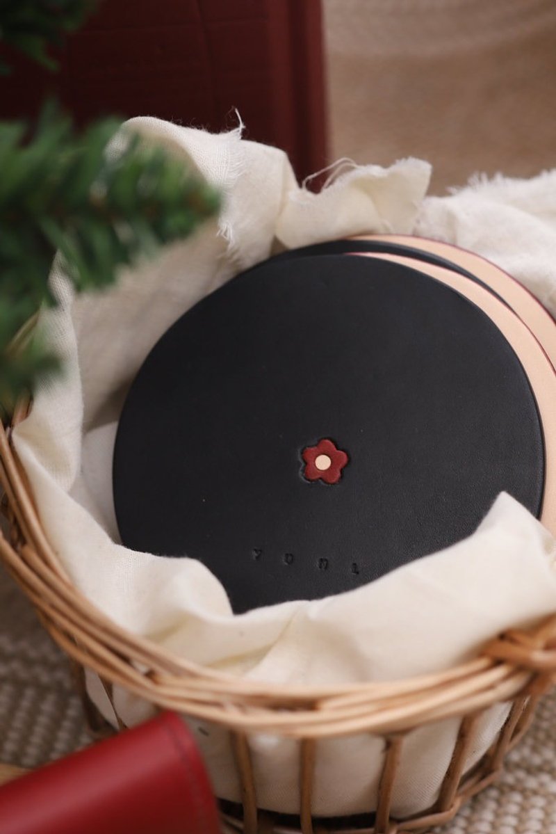 生活系列-黑色小花杯垫 - 其他 - 真皮 黑色