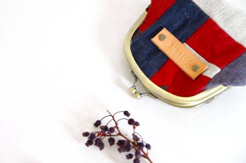 A coin purse  Irregular patchwork  scenery - 零钱包 - 棉．麻 白色