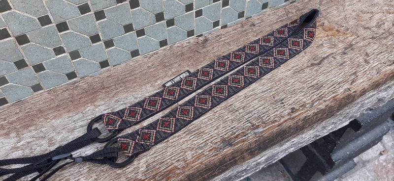 AMIN'S SHINY WORLD  原创手工订制民族风格相机.小包.手机多用背 - 相机背带/脚架 - 棉．麻 多色