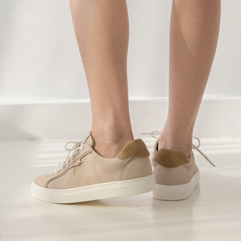 小雨宙防水小白鞋-燕麦奶茶 - 女款休闲鞋 - 防水材质 卡其色