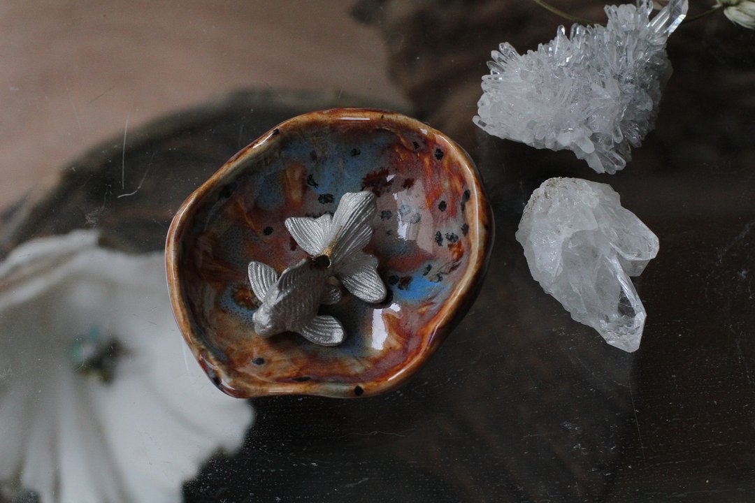 纯手捏不规则花朵造型陶瓷小碟/酱汁碟/线香盘/水晶盘/饰品碟37 - 盘子/餐盘/盘架 - 陶 多色