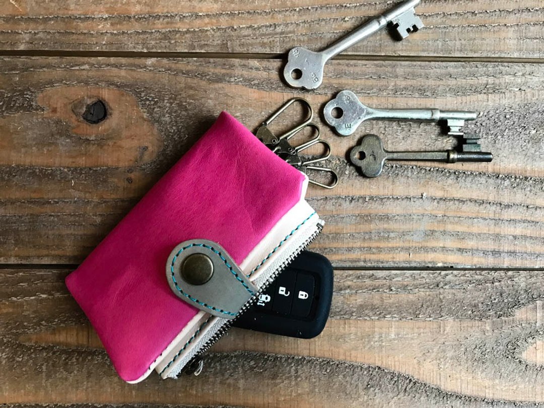 POCKET Sweet and cute strawberry milk Pocket plump key case PPK-PWH-T that can hold cards and coins - 钥匙链/钥匙包 - 真皮 粉红色