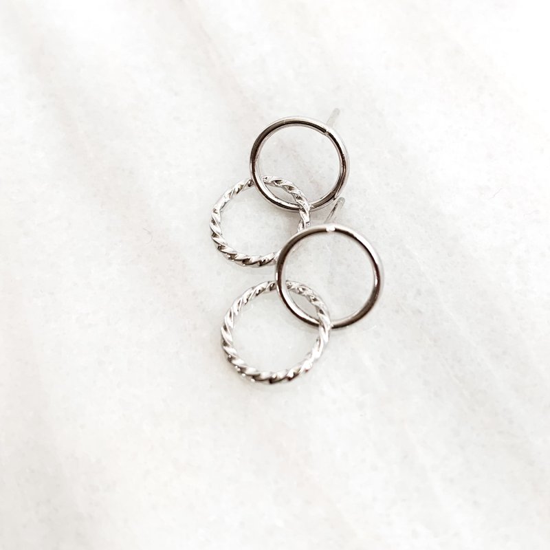 Double Ring Pierce silver n458 - 耳环/耳夹 - 其他金属 银色