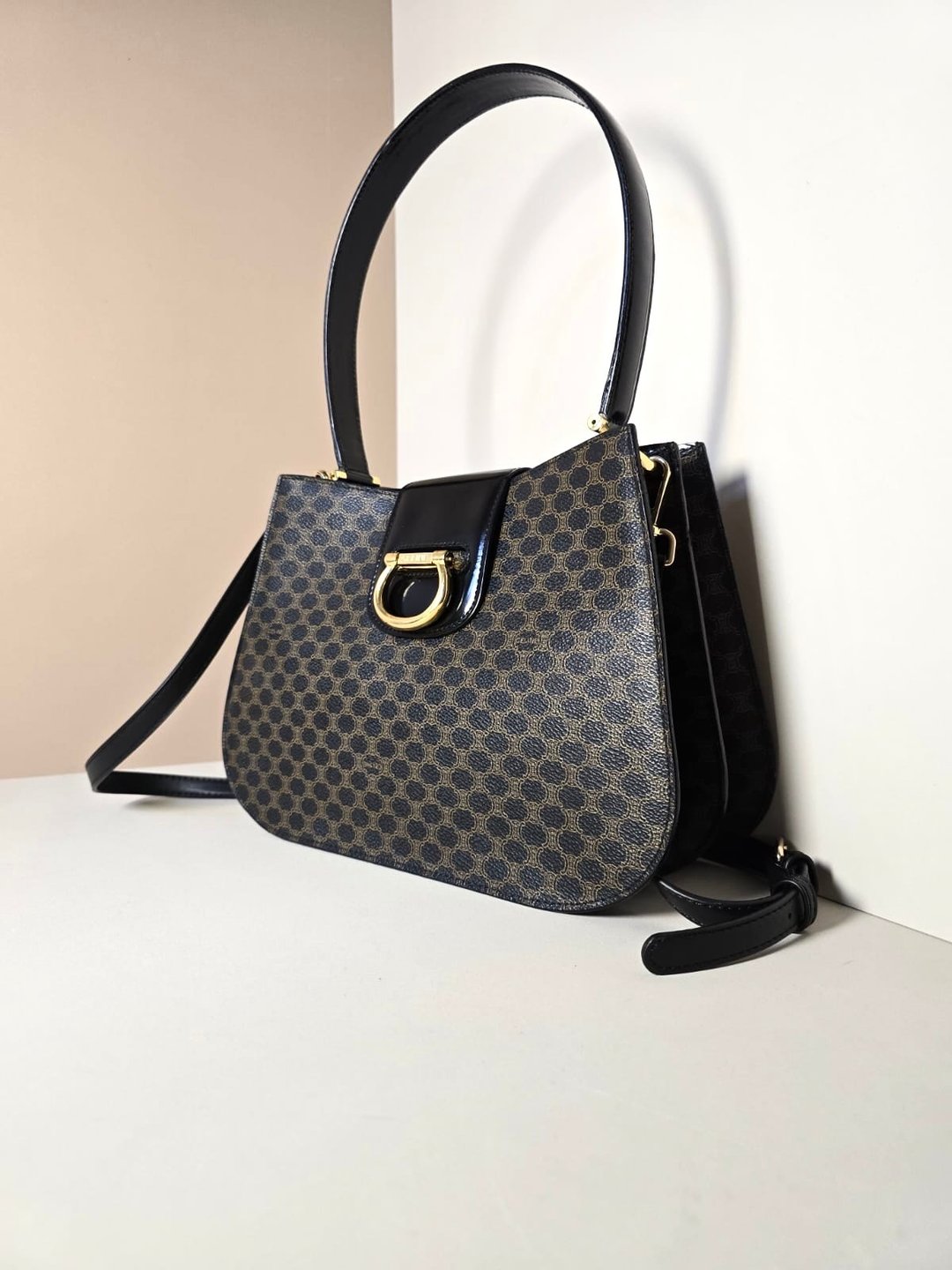 稀有中古二手 Celine 黑色老花金扣马鞍皮革风琴包单肩包侧背包斜孭 - 侧背包/斜挎包 - 真皮 黑色