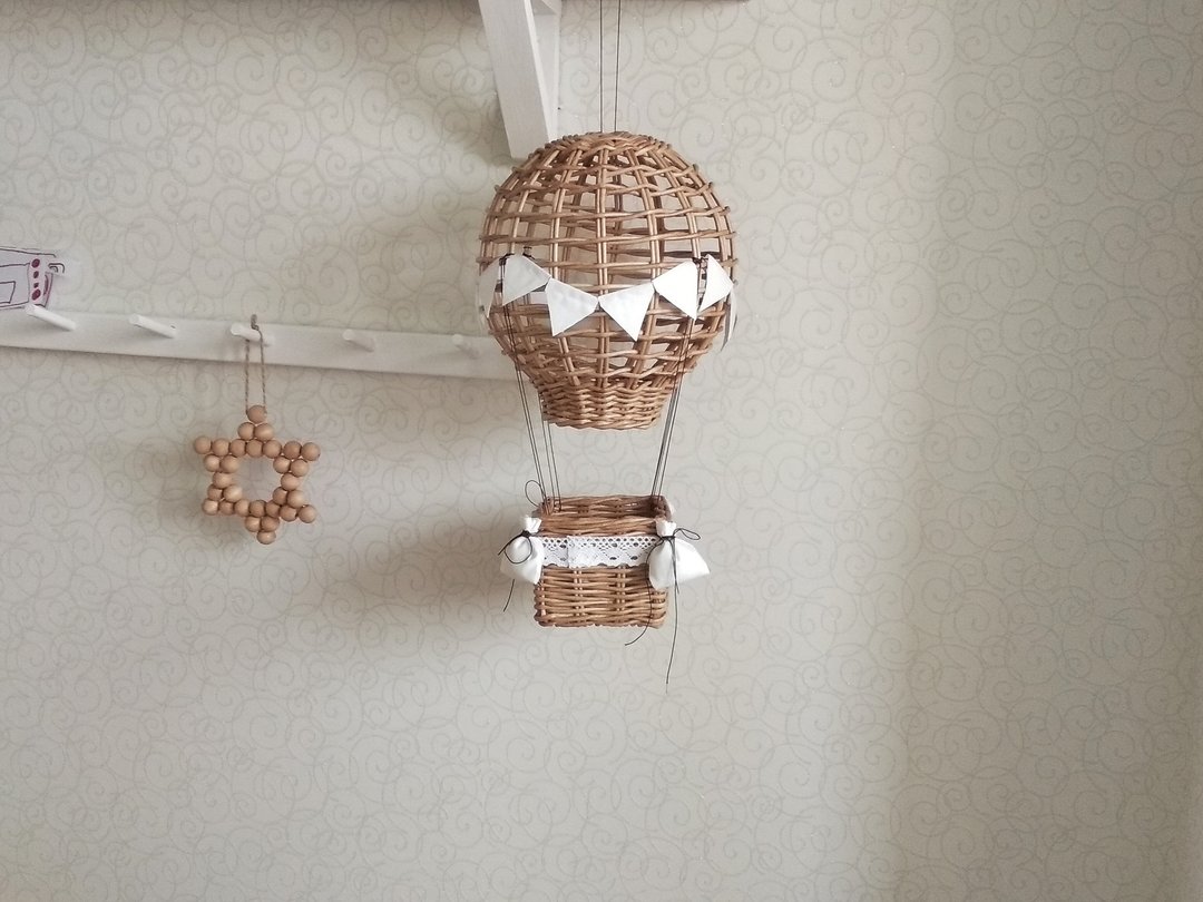 Hanging Hot Air Balloon Decorative pendant  wicker basket with balloon for kids - 玩具/玩偶 - 棉 白色