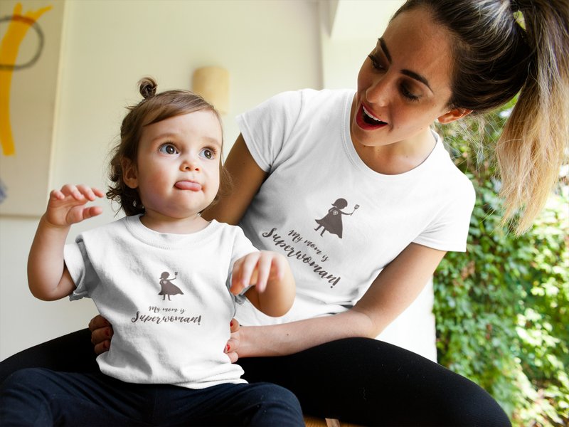 my mom is superwoman 亲子装T-shirt set - 中性连帽卫衣/T 恤 - 棉．麻 白色