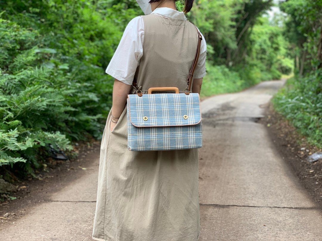 Two Button Bag - 复古蓝格纹 L - 电脑包 - 其他材质 多色
