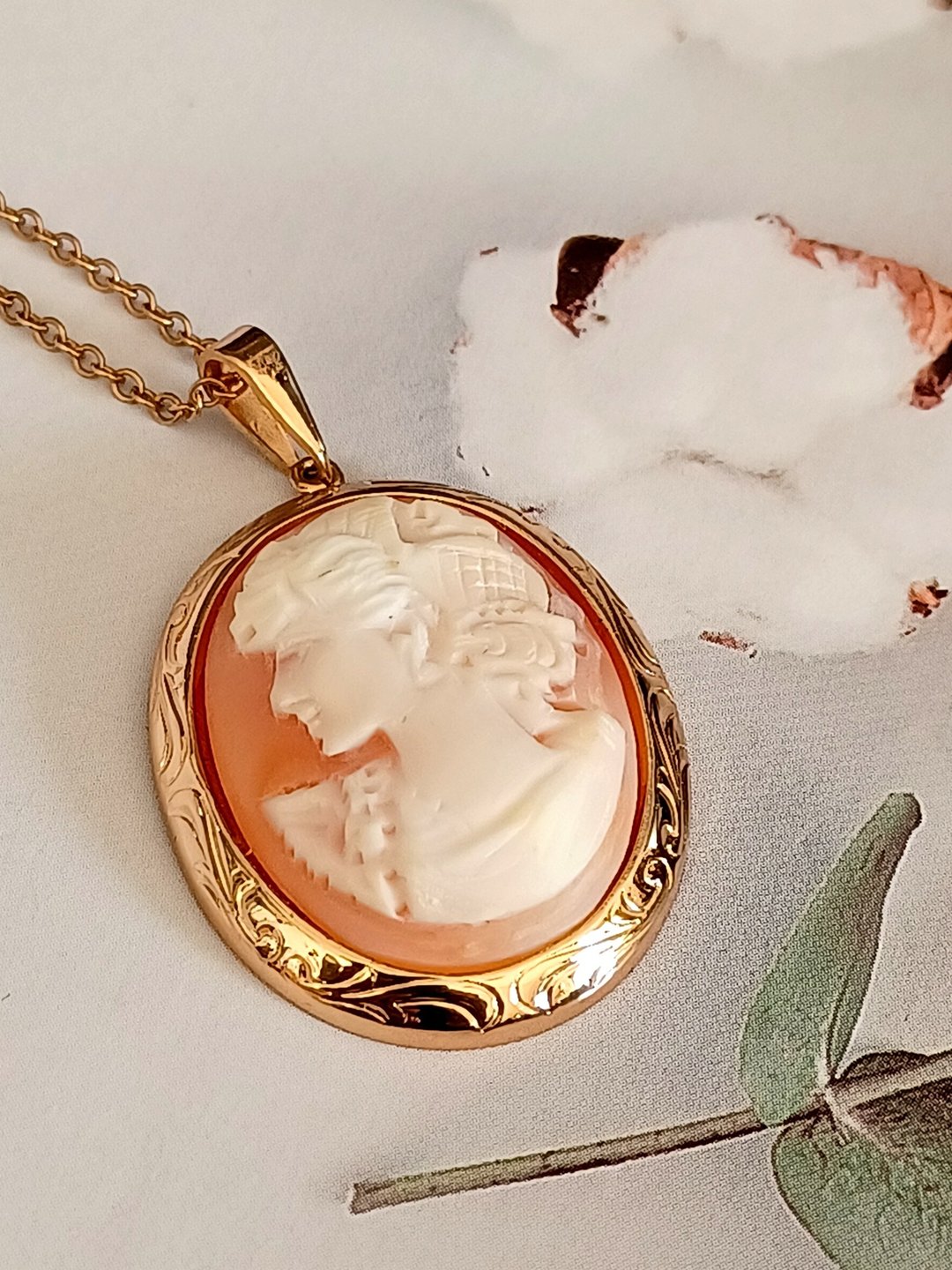 vintage jewelry 西德 Cameo 贝雕仕女18k镀金项链 - 项链 - 其他金属 