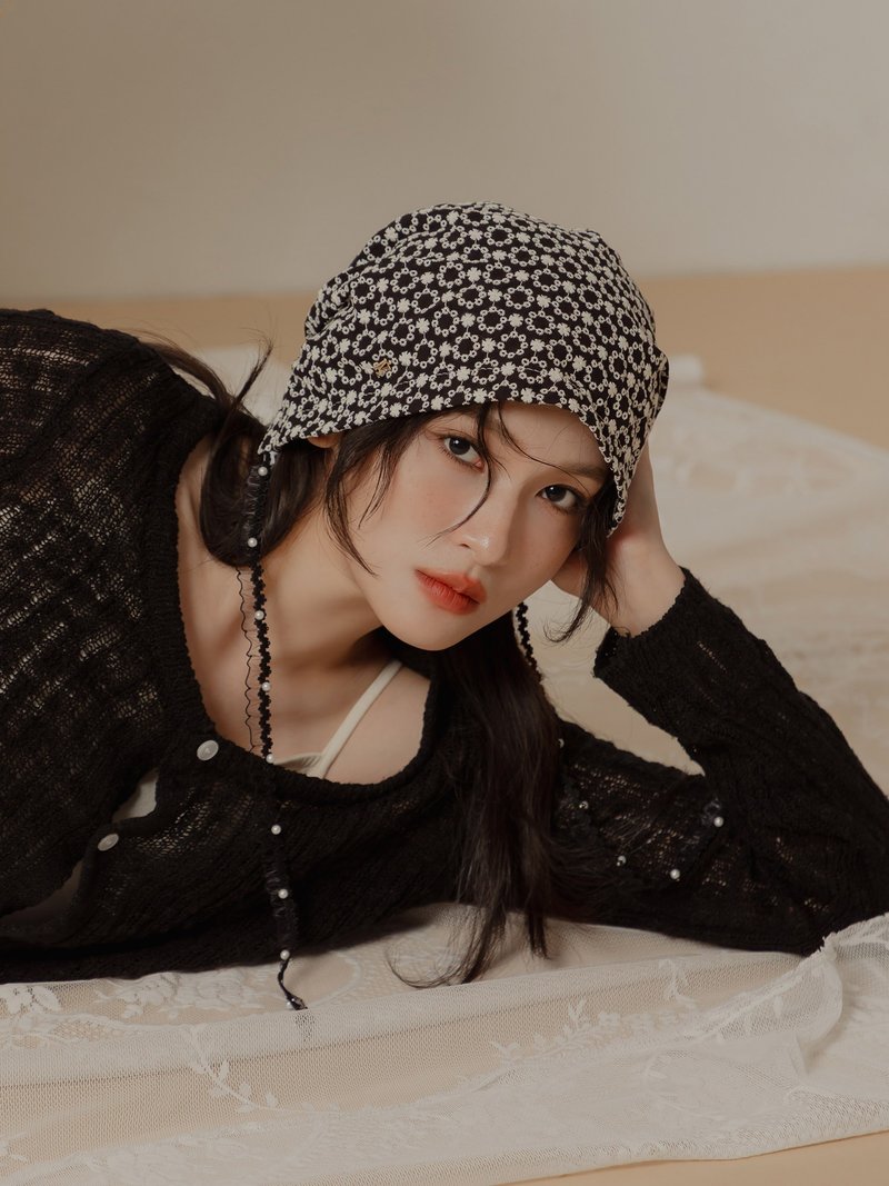某某怪奇。MUCHAT手作小花蕾丝绑带编织帽 (黑) - 帽子 - 聚酯纤维 多色