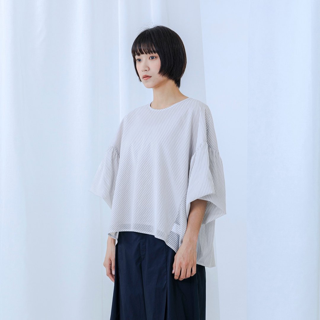 细条纹波浪泡袖上衣 - 女装上衣 - 聚酯纤维 灰色