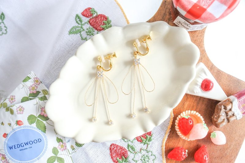 Hana Musubi (Gold)　wire accessory - 耳环/耳夹 - 其他金属 金色