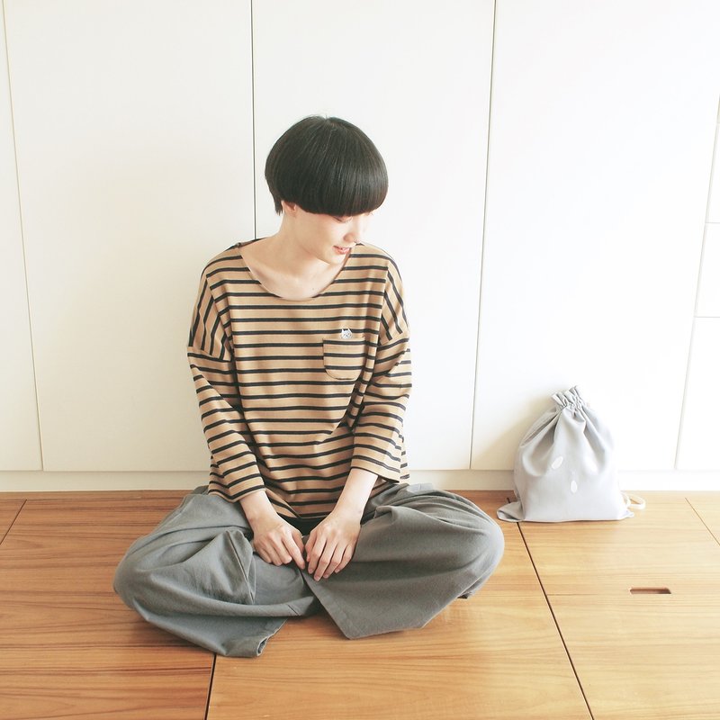 cat soup t-shirt : brown × navy - 女装 T 恤 - 棉．麻 咖啡色
