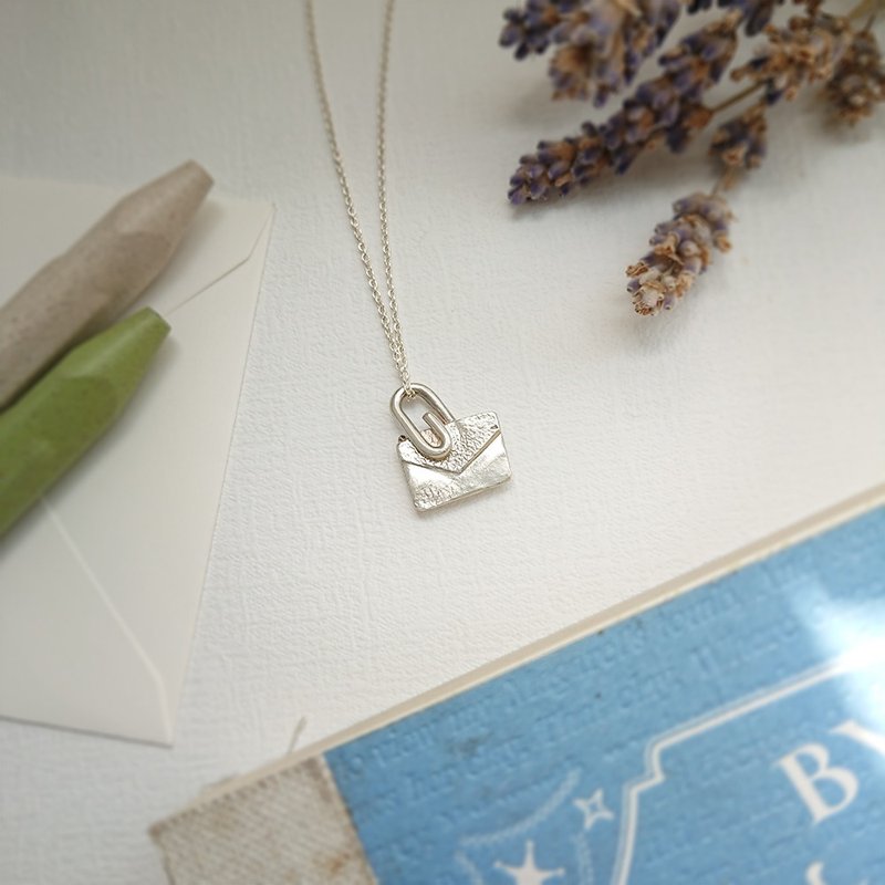 【限量绝版品】关于爱 -一封情书- 信封项链 锁骨链 文创手作饰品 - 锁骨链 - 其他金属 银色