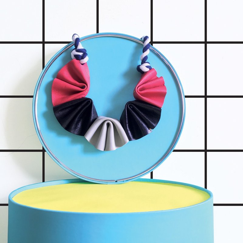 节日礼物 褶边配色皮革颈链 - 颈链 - 真皮 多色