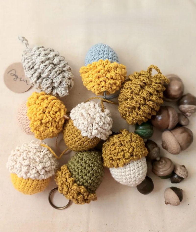 礼物/定制化/收藏/手织壳斗科松果钥匙圈吊饰 - 钥匙链/钥匙包 - 棉．麻 