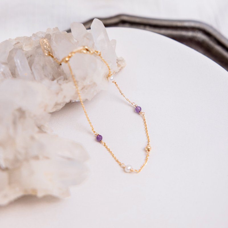 贵人 x 紫水晶 淡水珍珠 黄铜镀18K金【风信子 • 重生的爱】手链 - 手链/手环 - 宝石 紫色