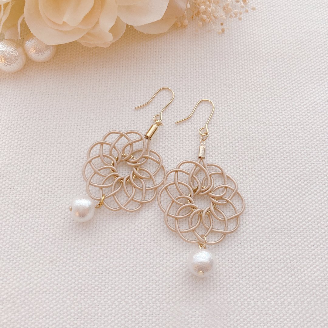 [Mizuhiki] Mandala knot and cotton pearl mizuhiki accessories / pierced Clip-On / suitable for both Western and Japanese clothing / beige - 耳环/耳夹 - 纸 咖啡色