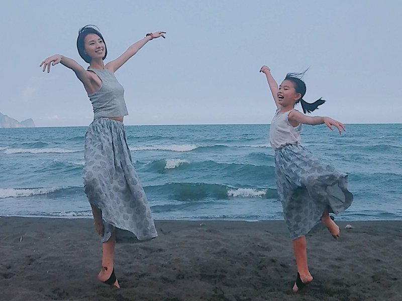 为自己和女儿缝制一件手工感亲子裙(一人成课) - 编织/羊毛毡/布艺 - 棉．麻 